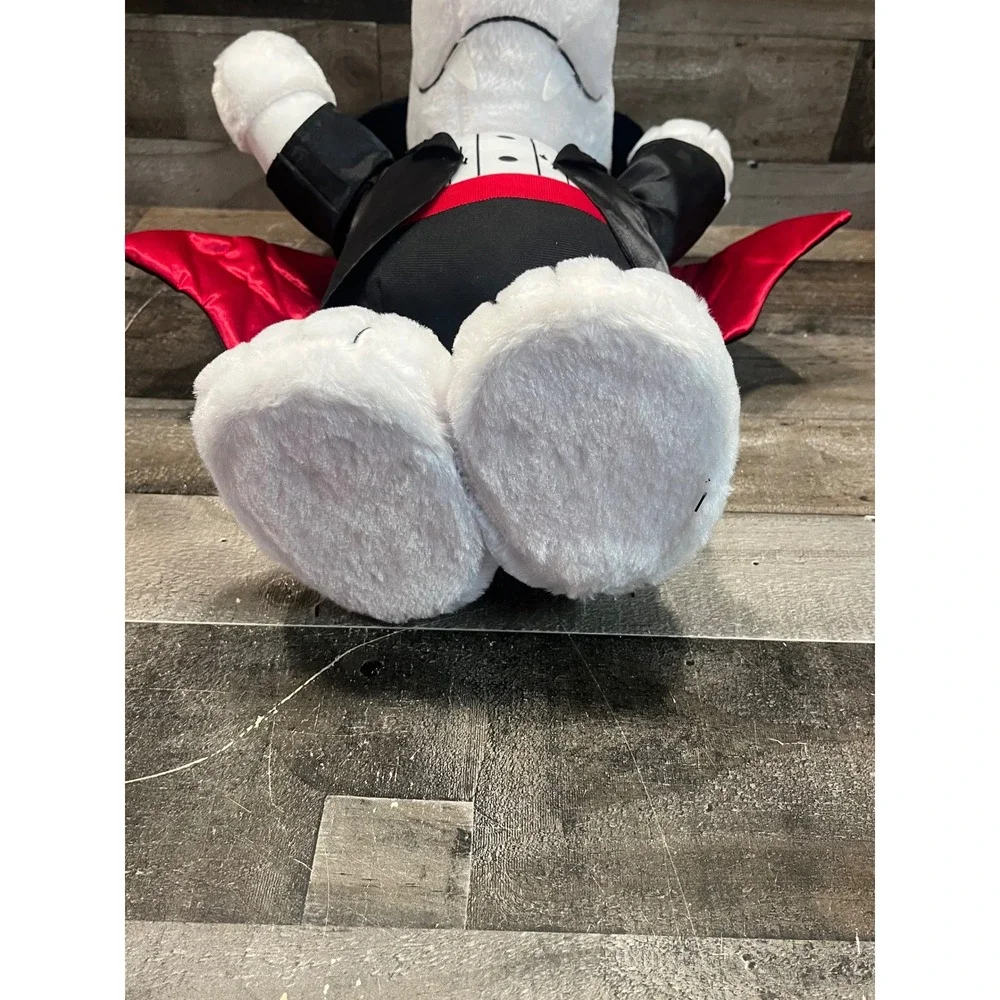 Peanuts Snoopy Vampire Dracula Halloween Plush 2019 Gemmy Door Greeter 21